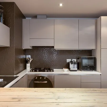 Apartment Elegante Rifugio Shakespeare Con Parcheggio A Trieste